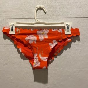 Scallops edge bikini bottoms